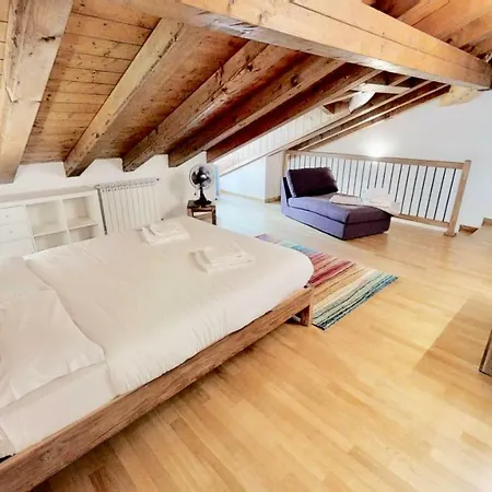 公寓 Triestevillas Duplex Attic In The Heart Of The Historical Center