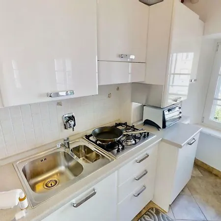 公寓 Triestevillas Duplex Attic In The Heart Of The Historical Center 的里雅斯特