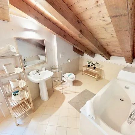 Triestevillas Duplex Attic In The Heart Of The Historical Center 公寓 *