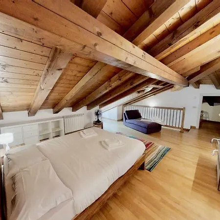 Triestevillas Duplex Attic In The Heart Of The Historical Center * トリエステ