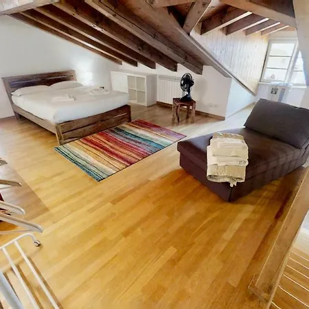アパート Triestevillas Duplex Attic In The Heart Of The Historical Center *